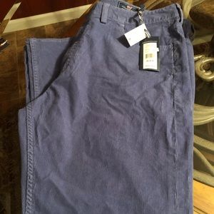 Vineyard vine size 38x30 men’s corduroy pants